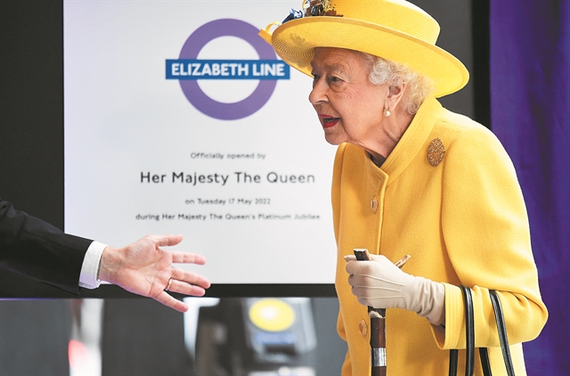 Θα πάρει «σύνταξη» η βασίλισσα Ελισάβετ;