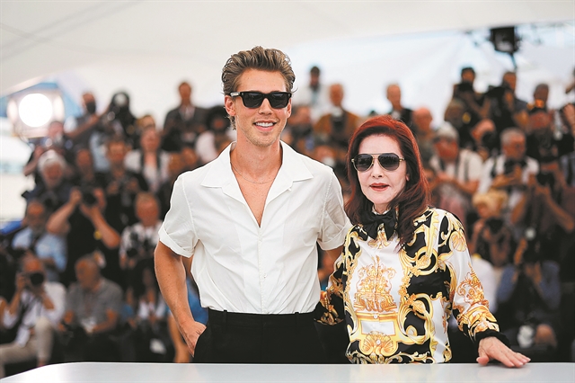 Ο Ελβις και τα φαβορί των βραβείων