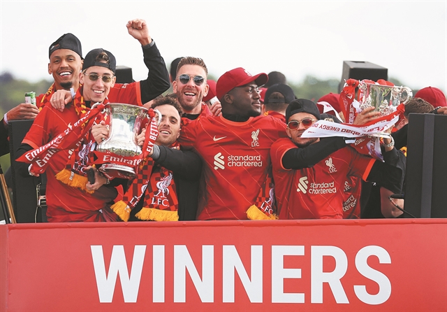 Παρέλαση της παρηγοριάς για τη Λίβερπουλ