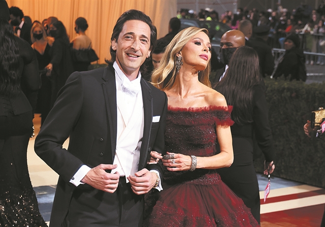 Γαλάζιες και κόκκινες γραμμές από τη Μυτιλήνη μέχρι τη Μύκονο…