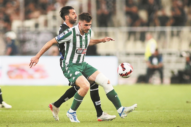 Με το βλέμμα στην επίθεση