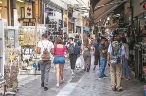 Αγωνία για την ελληνική οικονομία στη σκιά της παγκόσμιας κρίσης