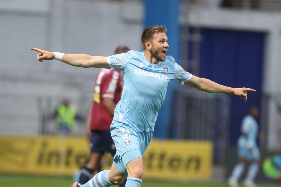 Τον διέλυσε και τον στέλνει στη Super League 2