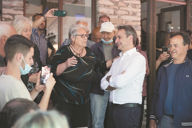 Σε κίνηση διαρκείας, εντός και εκτός