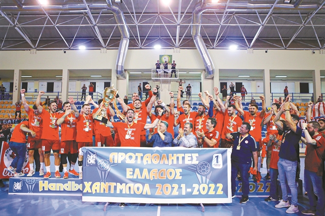 Επιστροφή στον θρόνο του