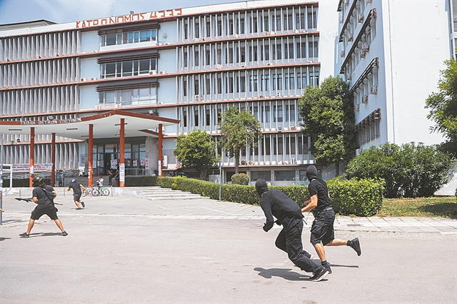 Βανδαλισμοί, χημικά, τραυματισμοί