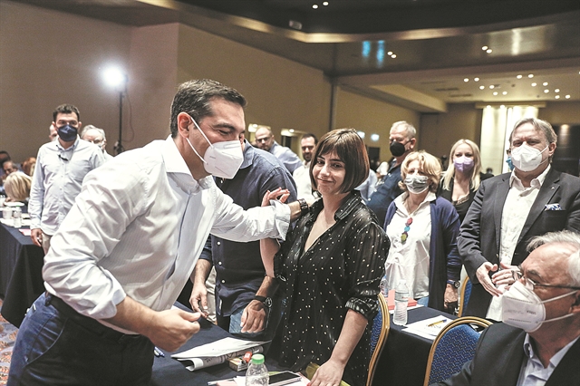 Τα μαξιλαράκια του Τσίπρα