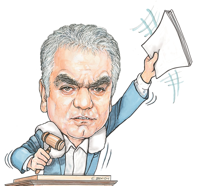 Ο Σκαφτούρος και ο νόμος Παπαγγελόπουλου