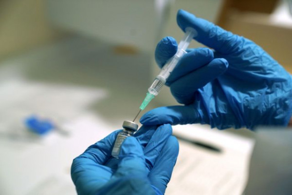 Κοροναϊός: Ο έξτρα λόγος για να κάνετε το αντιγριπικό εμβόλιο | tanea.gr