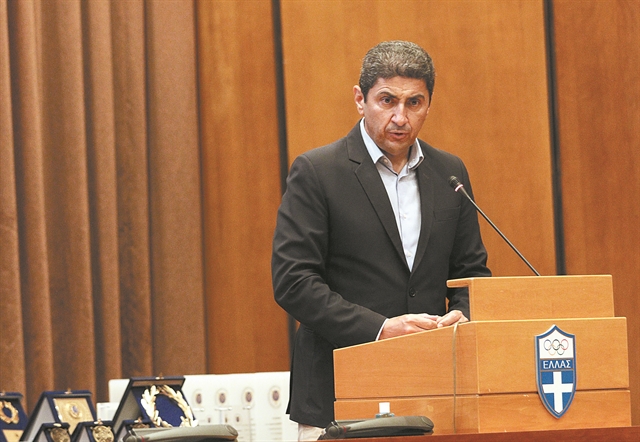 Αλλοι ναι, άλλοι όχι, κι άλλοι παραδόξως «παρών»…