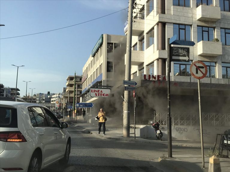 Μαρούσι: Πυρκαγιά σε επιχείρηση στη Λεωφόρο Κηφισίας | tanea.gr