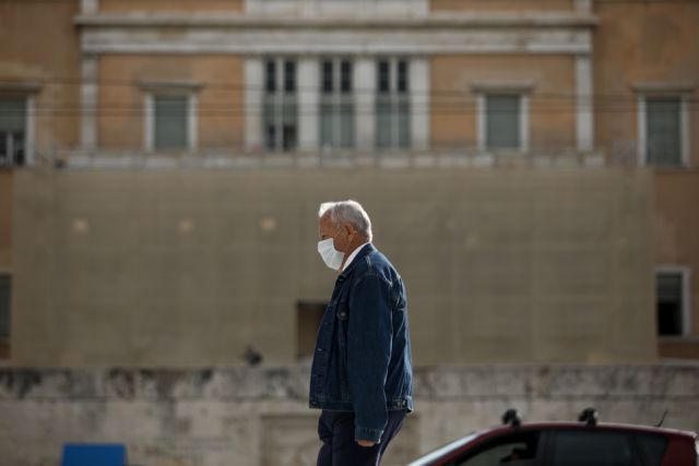 Καπραβέλος: Να φοράμε μάσκες και μετά την 1η Ιουνίου – Δεν τελείωσε η πανδημία