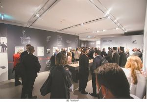 Τα λαμπερά εγκαίνια της έκθεσης για τα 100 χρόνια του «Βήματος»