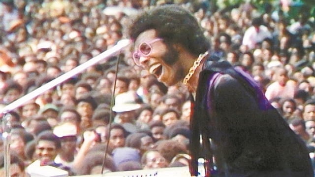 Νικ Κέιβ, Βαμβακάρης, τζαζ στη Λάρισα