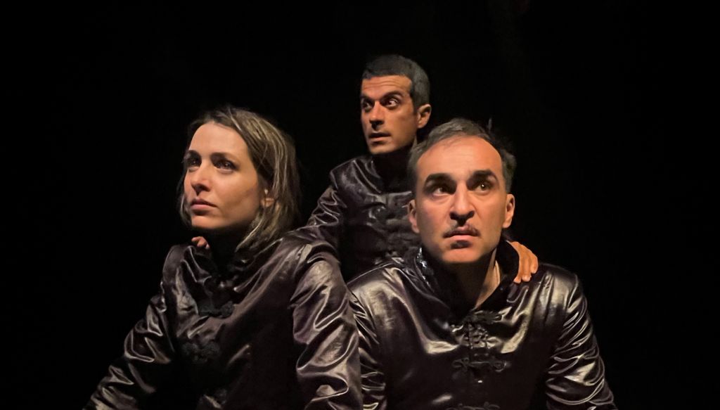 Όρθιοι χειροκρότησαν οι Αμερικανοί θεατές τη «Φιλική Εταιρεία» στο Μανχάταν της Νέας Υόρκης