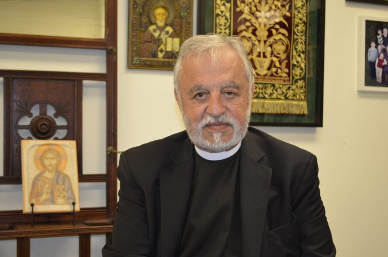Πατήρ Αλέξανδρος Καρλούτσος: Ο father Alex δεν ξεχνά το Λαντζόι | tanea.gr
