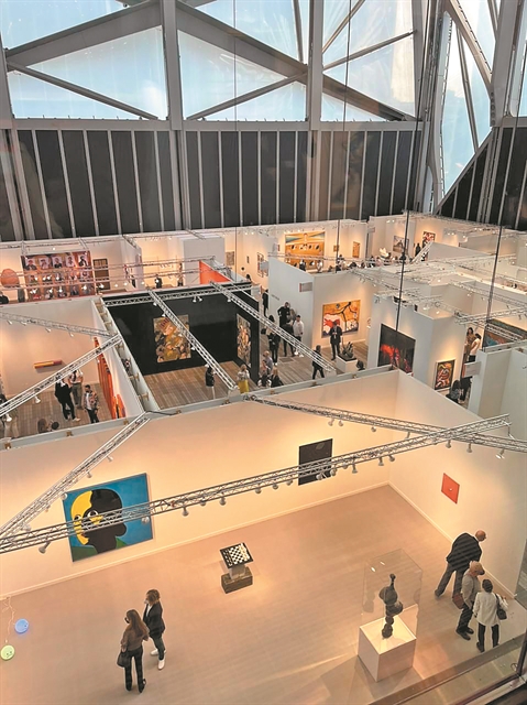 Υπάρχει μια υπερβολή…