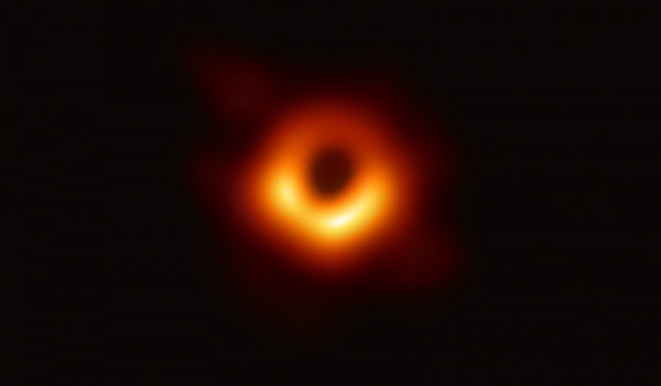 Έρχονται «επαναστατικές» εικόνες της μαύρης τρύπας στο κέντρο του Γαλαξία