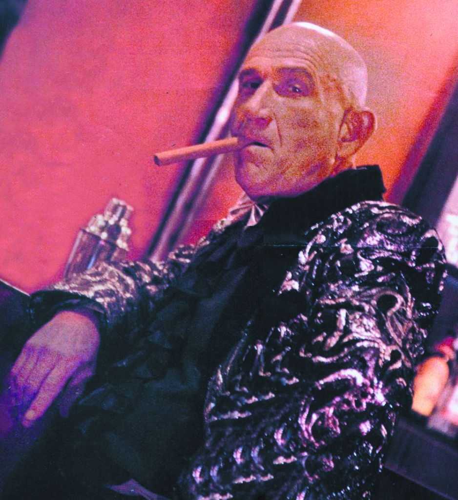 Κώστας Γκουσγκούνης: ένα σχόλιο για ένα καλτ φαινόμενο