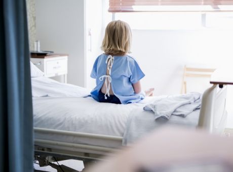Οι υγειονομικές αρχές ερευνούν πέντε θανάτους παιδιών από ανεξήγητη ηπατίτιδα