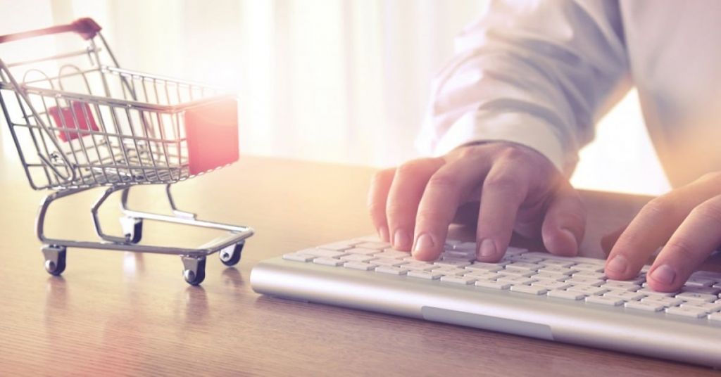 Αυστηρές κυρώσεις για εκπτώσεις, προσφορές και μη νόμιμη λειτουργία τις Κυριακές