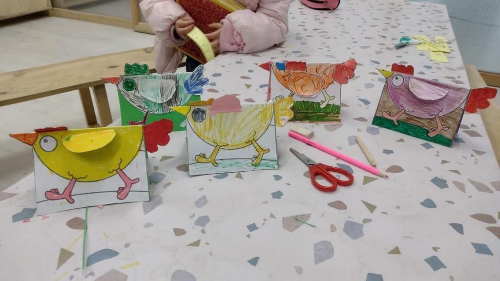 Δεκάδες βιβλία σε παιδιά της Μαδρίτης για την εκμάθηση της ελληνικής γλώσσας