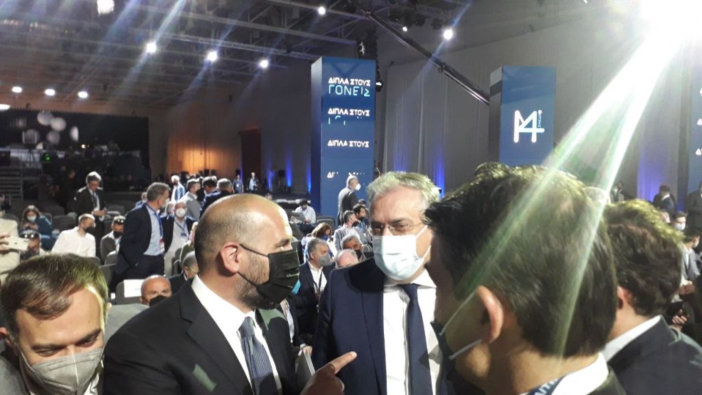 Συνέδριο ΝΔ:  Τζανακόπουλος και Μάντζος αστειεύτηκαν με Θεοδωρικάκο και Ταραντίλη