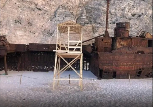Ζάκυνθος: O πύργος του ναυαγοσώστη «φεύγει» από το Ναυάγιο
