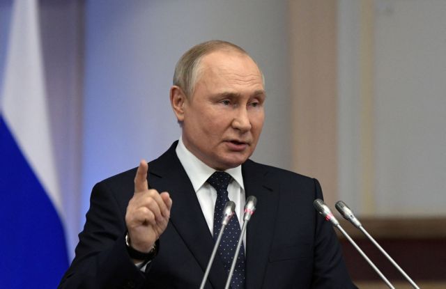Πούτιν: Υπέγραψε διάταγμα για την επιβολή κυρώσεων στη Δύση