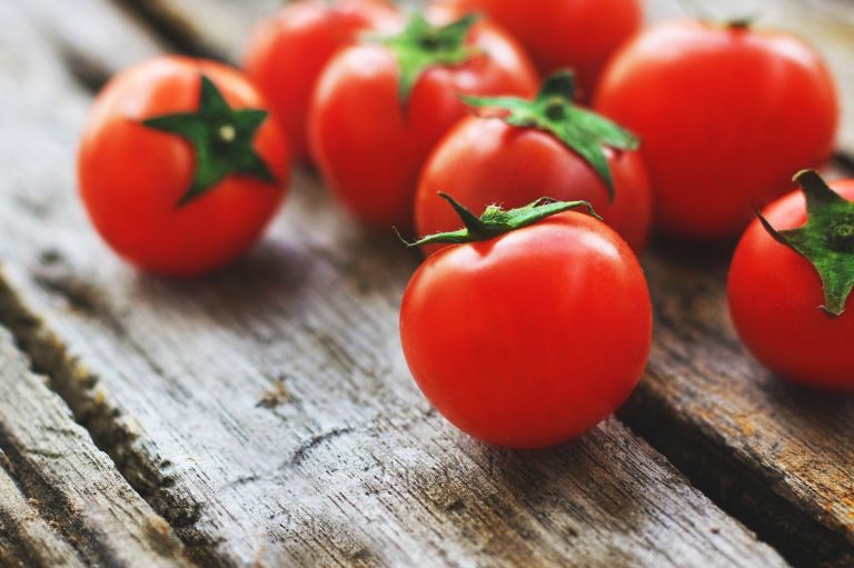 «Μεταλλαγμένη» ντομάτα με βιταμίνη D προλαμβάνει την οστεοπόρωση | tanea.gr