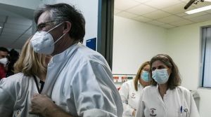 Ευλογιά των πιθήκων: Η έκπληξη Τσιόδρα με τον 29χρονο τουρίστα στο «Αττικόν»