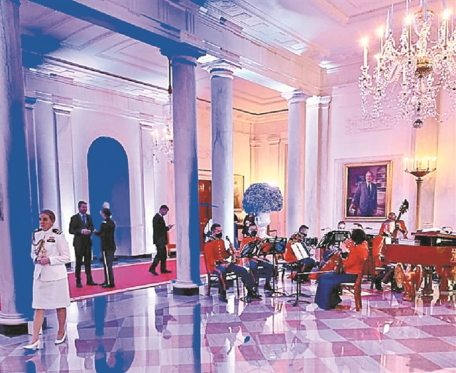 Το αρχαϊκό κολιέ έγραψε ιστορία στον Λευκό Οίκο