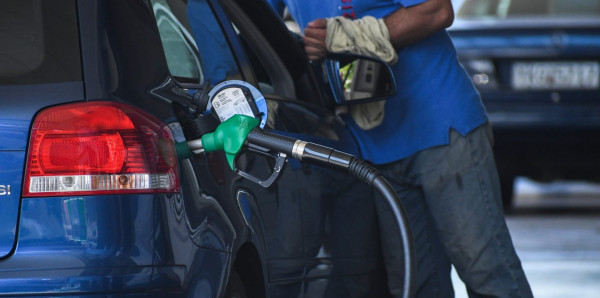 Ακρίβεια: Ανησυχία για την εκτόξευση της τιμής της βενζίνης – Πάνω από τα 2,60 ευρώ το λίτρο | tanea.gr