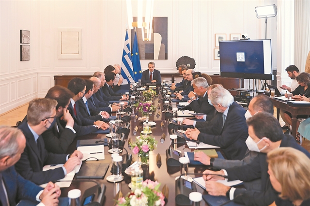 Τρεις εντολές από το Μαξίμου προς υπουργούς