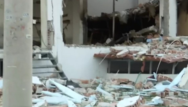 Μενίδι: Ισοπεδώθηκε ξυλουργείο μετά από ισχυρή έκρηξη