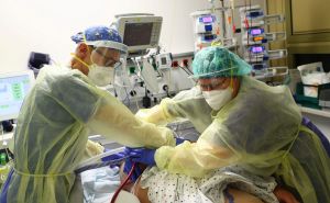 Σαρηγιάννης: Θα έχουμε 400 διασωληνωμένους έως τα τέλη Ιουλίου