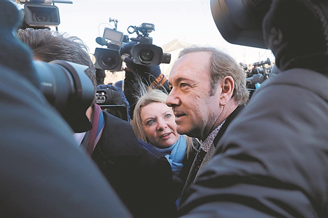 Δεν γλιτώνει τη δίωξη για σεξουαλική παρενόχληση ο Κέβιν Σπέισι