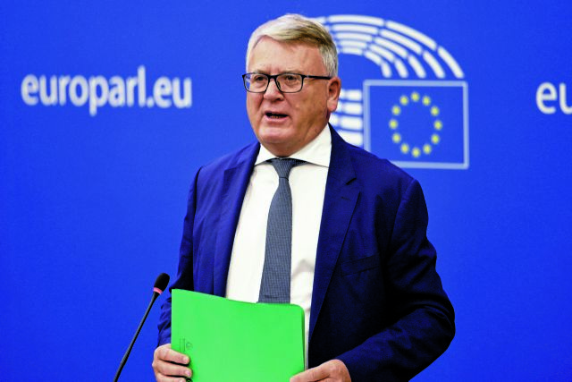 «Να στείλουμε το γρηγορότερο χρήματα στην Ελλάδα»