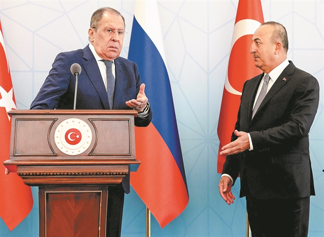 Διπλωματικός πυρετός σε 4 μέτωπα για την Ουκρανία