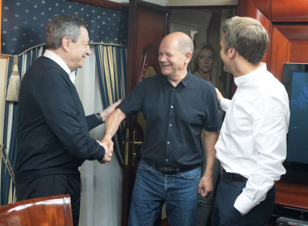 Ουκρανία: Έφτασαν στο Κίεβο Μακρόν, Σολτς και Ντράγκι