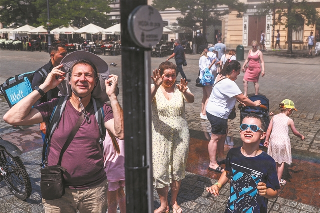 Ο υδράργυρος έπιασε ήδη 40άρια σε Γαλλία, Βρετανία και Ισπανία!