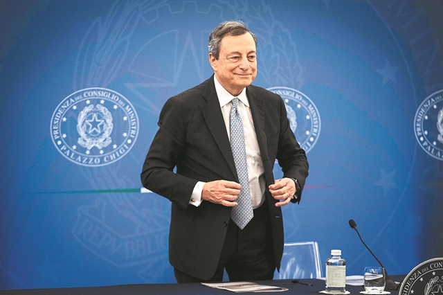 Ολη η Ευρώπη κρεμασμένη από τα χείλη του «Σούπερ Μάριο»