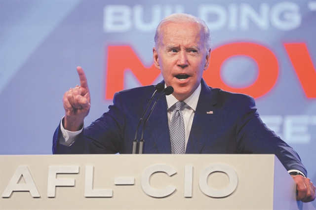 O σκυλομούρης στρατιώτης και η… βασίλισσα