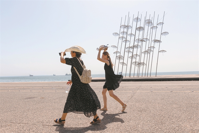 Οδηγός επιβίωσης στον καύσωνα