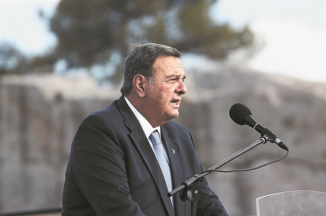 Σκοτώνουν τον ιππικό αθλητισμό πριν γεράσει