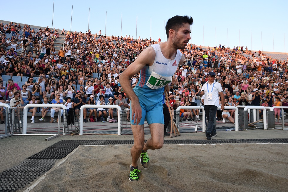 Άπιαστος Τεντόγλου, προσγειώθηκε στα 8,32μ. και πήρε άνετα το χρυσό