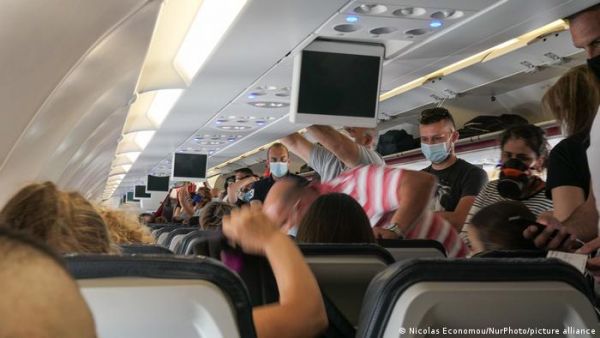 Χαμός σε πτήση για τη Ρόδο: Προκάλεσε φασαρία και συνελήφθη στην Κρήτη