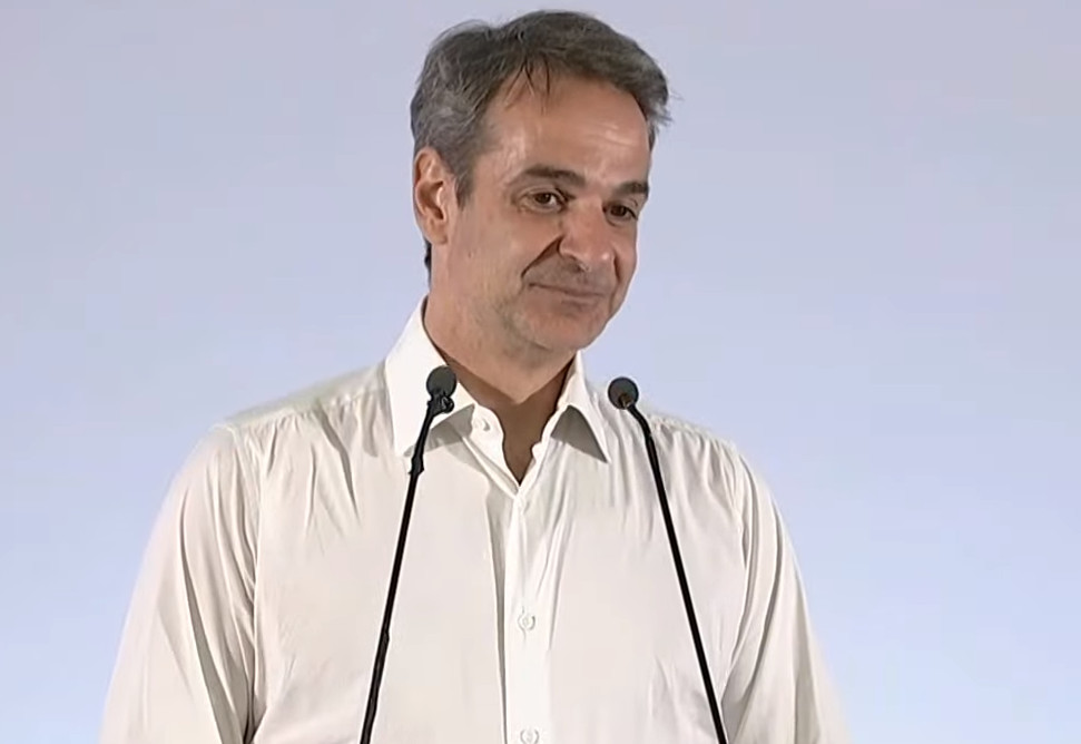 Κυριάκος Μητσοτάκης: «Ή με τις βιβλιοθήκες ή με τις βαριοπούλες – Εμείς ξέρουμε από ποια μεριά είμαστε», δήλωσε στο συνέδριο ΟΝΝΕΔ