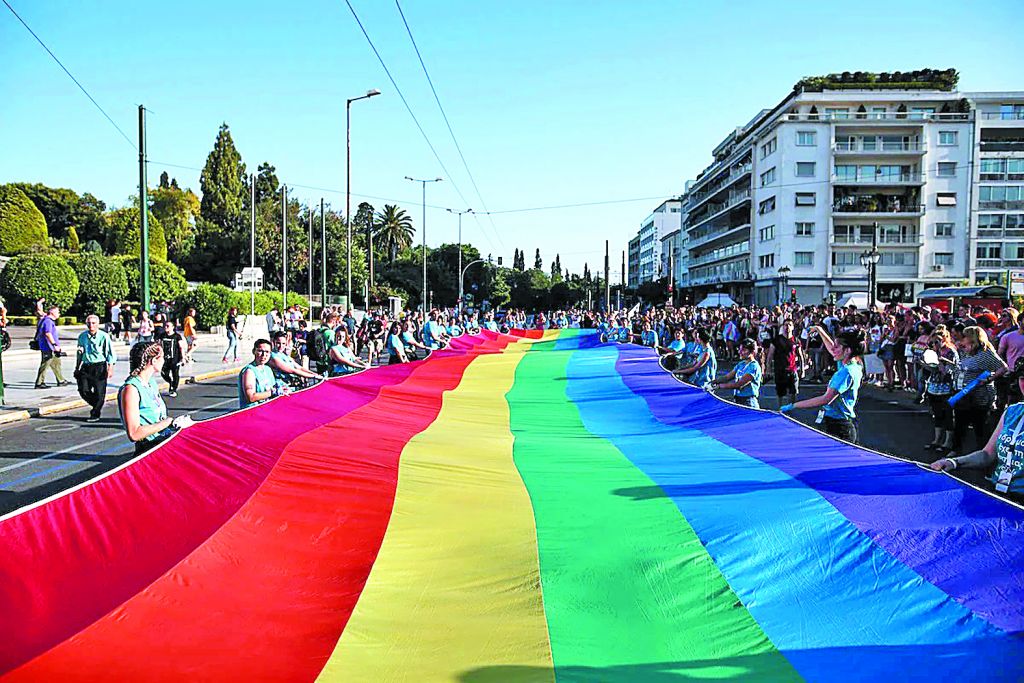 Δεν είναι ώρα για διχασμούς, θα πάμε χωρίς τις στολές μας