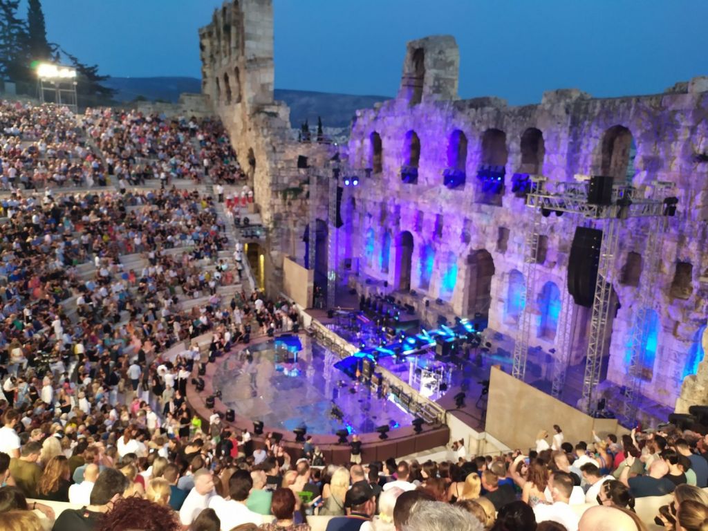 Κατάμεστο το Ηρώδειο για τη συναυλία του Desmond Child – Ηχηρό μήνυμα για την επανένωση των γλυπτών του Παρθενώνα